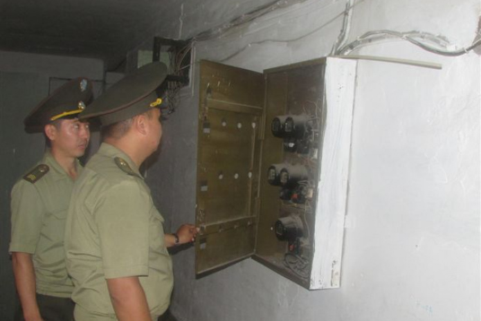 Откройте, пожарные!